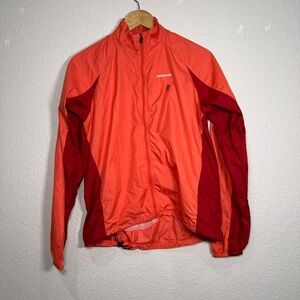 Patagonia Women's Vibrant Orange and Deep Red Windbreaker S